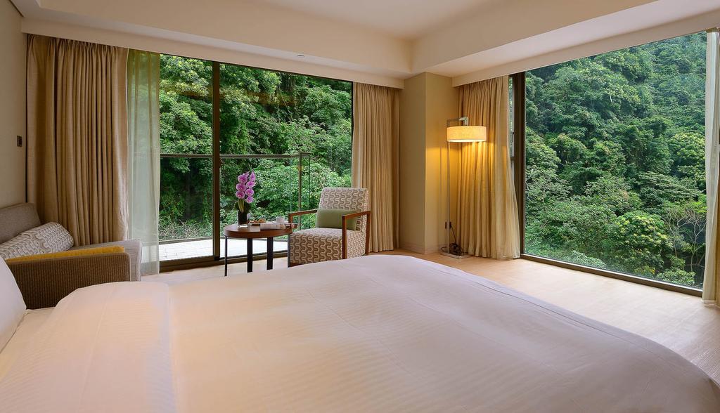 Chihpen Century Hotel Wenquan Exterior foto A room at the Hoshinoya Kyoto